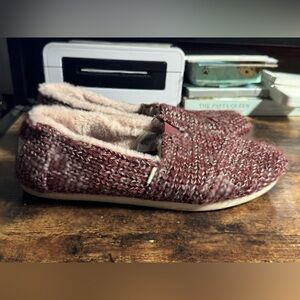 TOMS Joy Alpargata Slippers Maroon Knit Faux Fur Lined Size 9